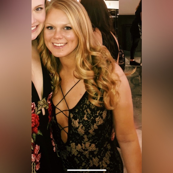 Black Lace mini dress - Picture 2 of 7